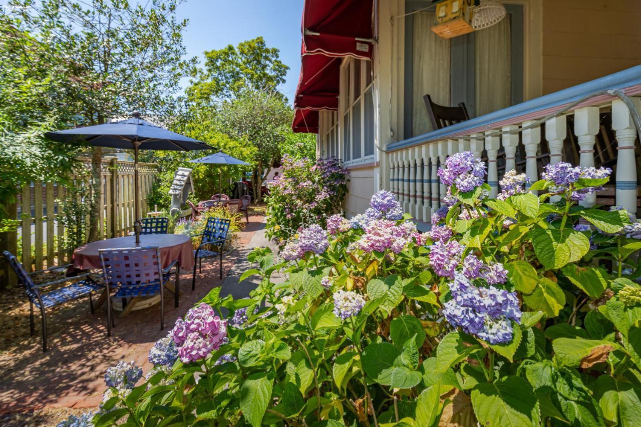 Antoinette'S Apartments & Suites Cape May Exterior photo