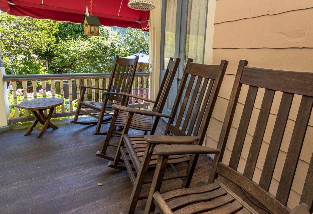 Antoinette'S Apartments & Suites Cape May Exterior photo