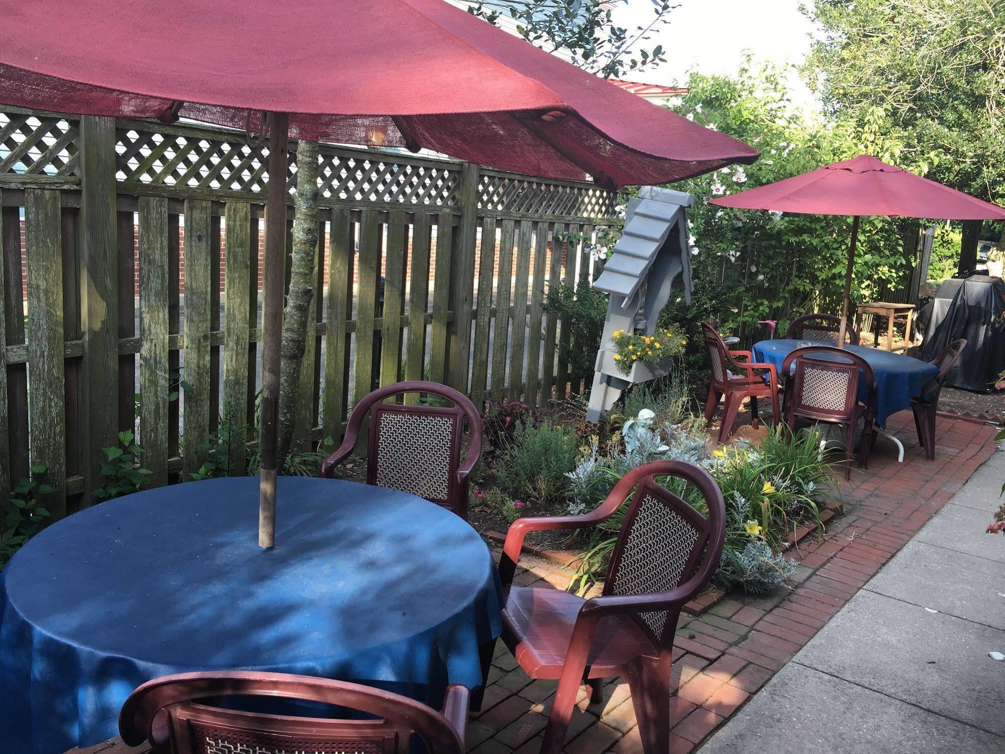 Antoinette'S Apartments & Suites Cape May Exterior photo